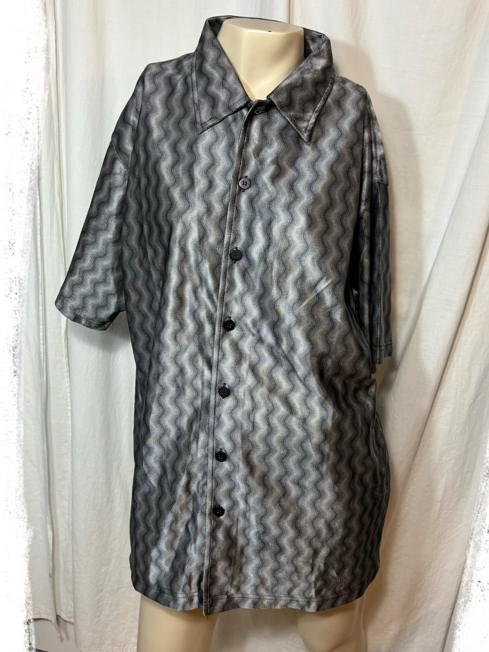 Street Culture men’s silver gray op art 2000s y2k button down vintage medium